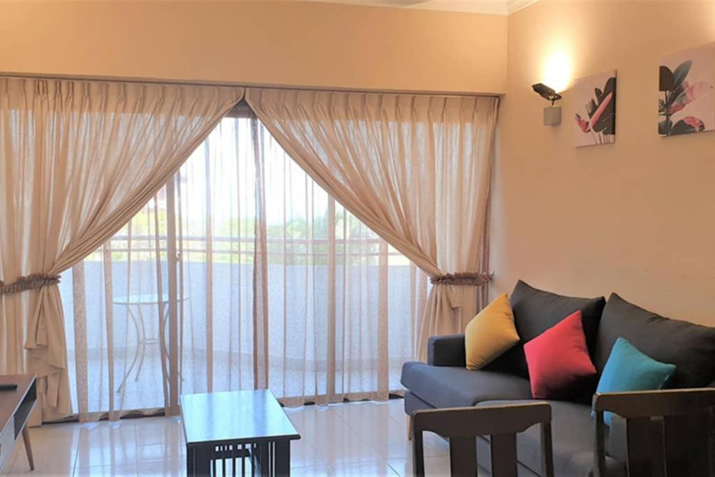 Poolview Resort Batu Ferringhi 502 - 2 Rooms Luaran gambar