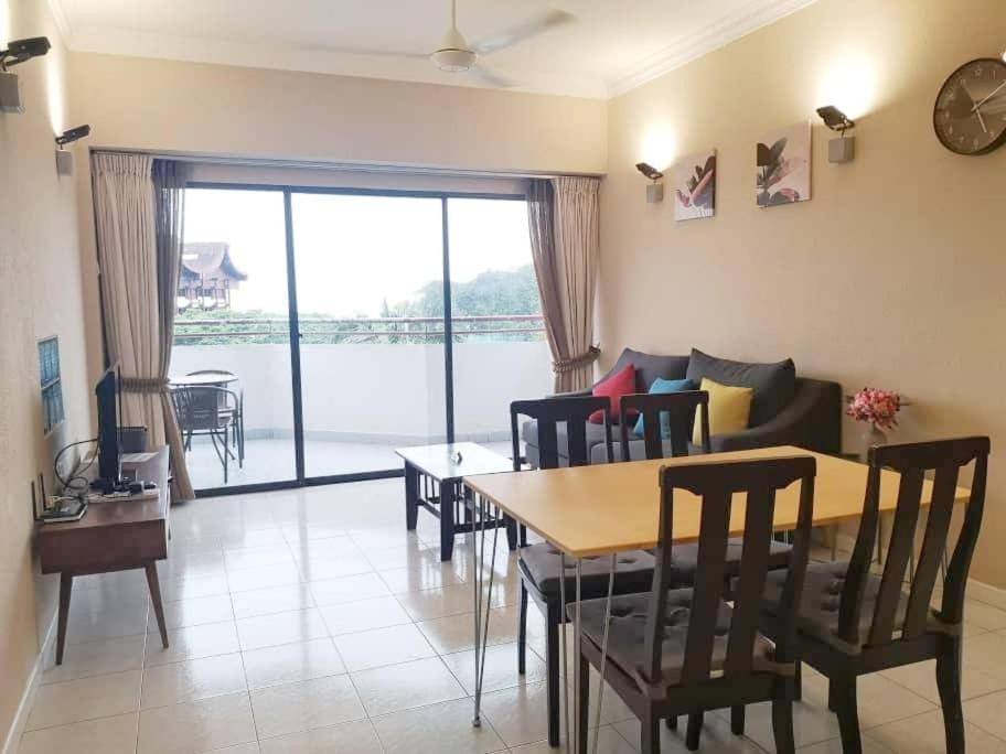 Poolview Resort Batu Ferringhi 502 - 2 Rooms Luaran gambar