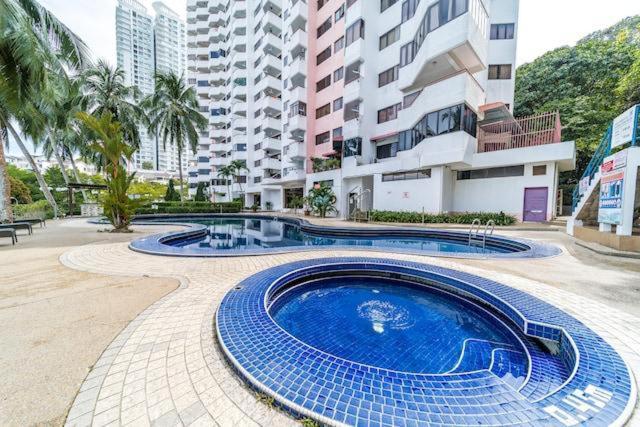 Poolview Resort Batu Ferringhi 502 - 2 Rooms Luaran gambar
